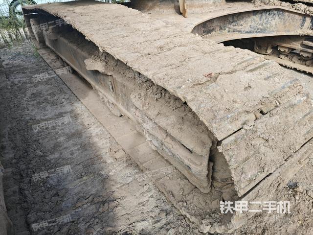 左侧履带整体 (行走机构) 左侧履带整体 (行走机构)