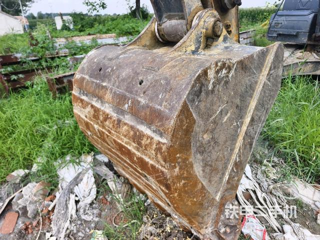 铲斗45度(工作和回转装置) 铲斗45度(工作和回转装置)