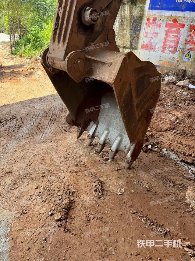 小臂整体左后（工作和回转装置）