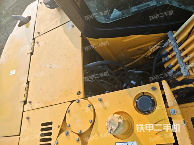 小臂整体右前（工作和回转装置）