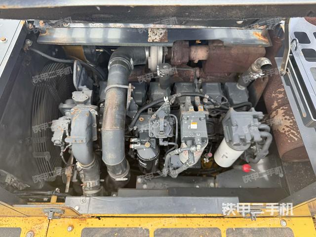 发动机室（上车部件）