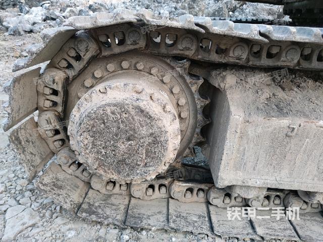 右驱动轮（行走机构）