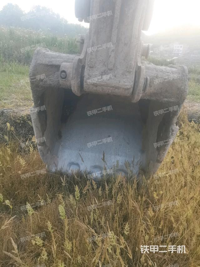 铲斗45度(工作和回转装置) 铲斗45度(工作和回转装置)