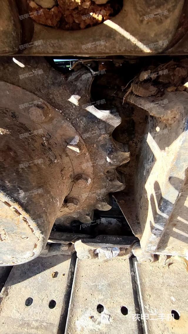 右导向轮(行走机构) 右导向轮(行走机构)