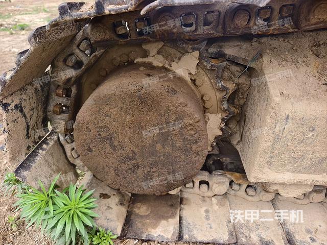 右导向轮(行走机构) 右导向轮(行走机构)