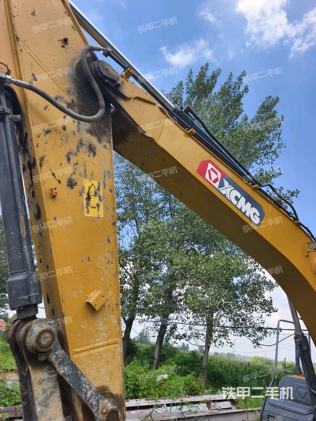 大臂整体 右侧(工作和回转装置) 大臂整体 右侧(工作和回转装置)