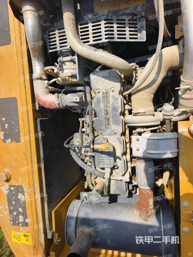 发动机室(上车部件) 发动机室(上车部件)