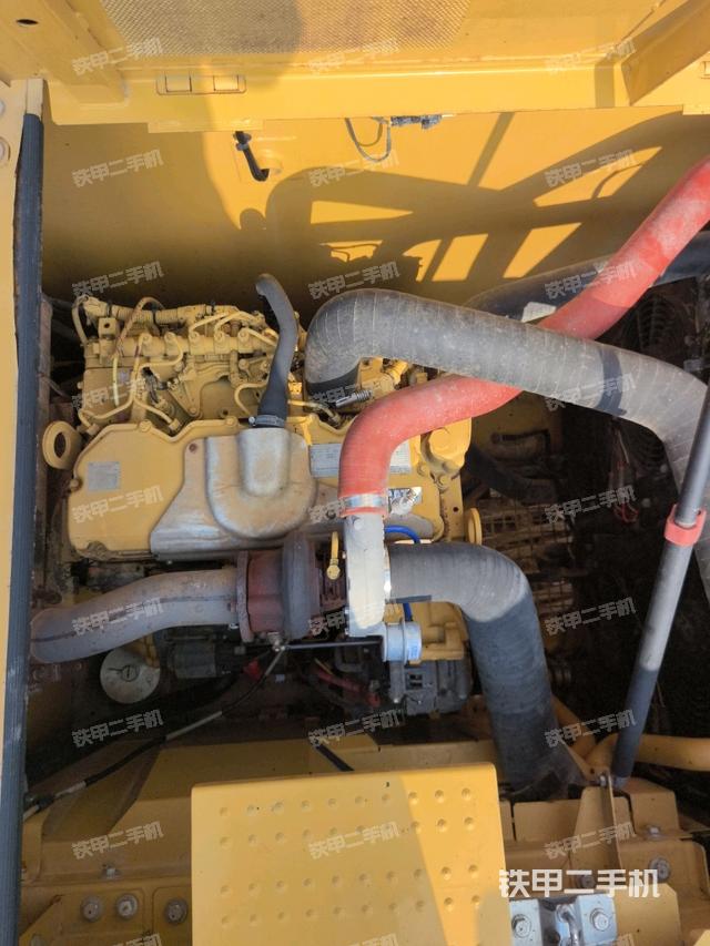 发动机整体俯视(整机外观) 发动机整体俯视(整机外观)