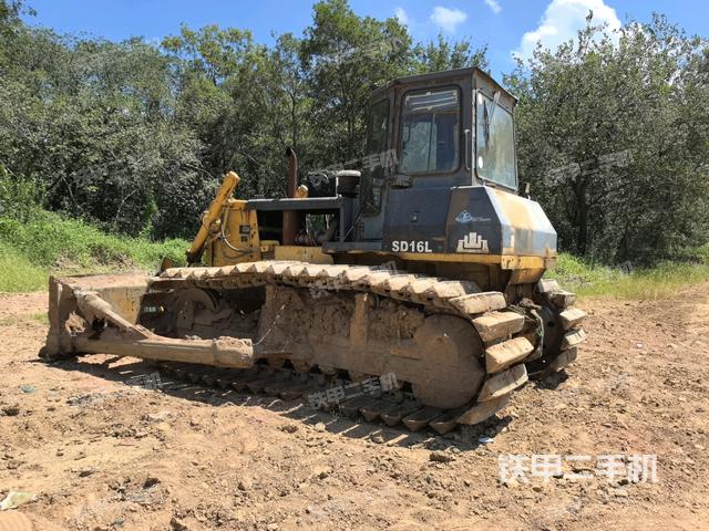 左后45°（推土机整车外观）