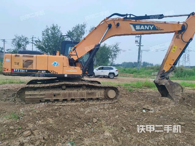 驾驶室整体(整机外观) 驾驶室整体(整机外观)