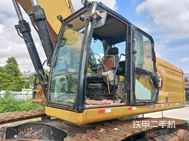 驾驶室整体(整机外观) 驾驶室整体(整机外观)