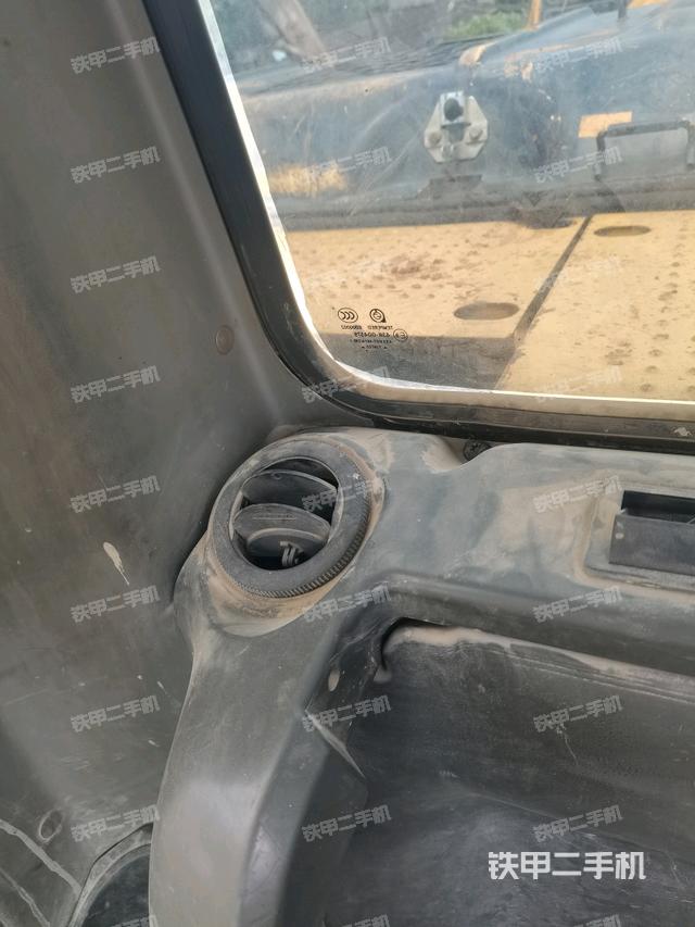 后窗玻璃角标(驾驶室部分) 后窗玻璃角标(驾驶室部分)