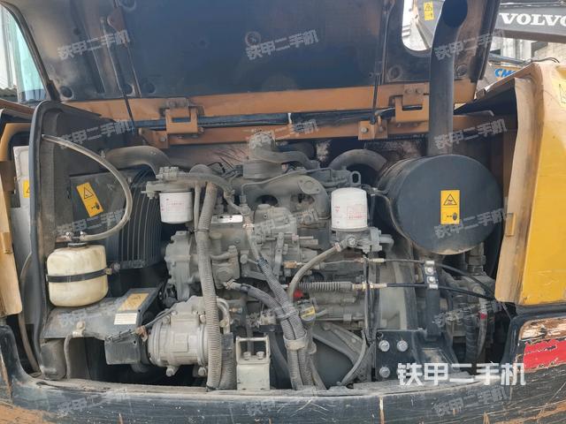 发动机室(上车部件) 发动机室(上车部件)