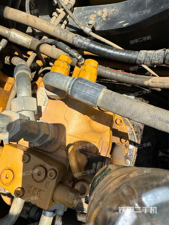 驾驶室顶部俯视(上车部件) 驾驶室顶部俯视(上车部件)