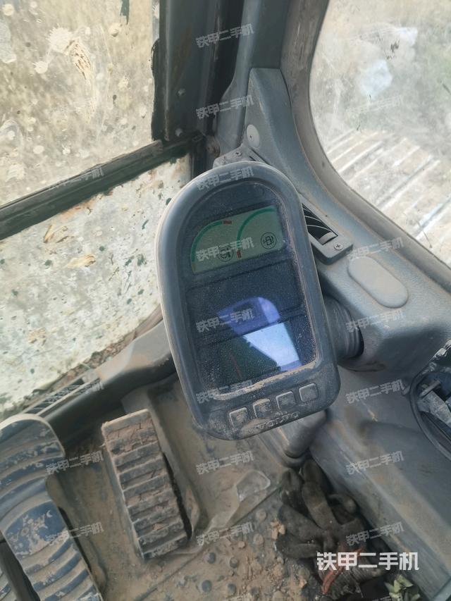 显示屏 (驾驶室部分) 显示屏 (驾驶室部分)