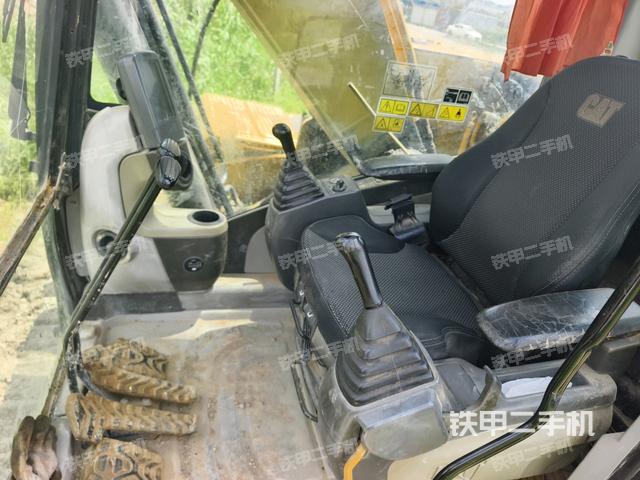 驾驶室左前45度(驾驶室部分) 驾驶室左前45度(驾驶室部分)