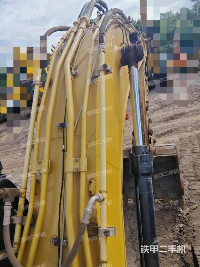 大臂背部俯视(工作和回转装置) 大臂背部俯视(工作和回转装置)