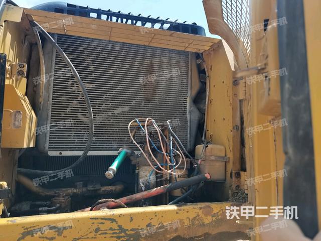 散热器正面(大件舱室) 散热器正面(大件舱室)