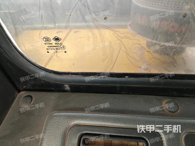 后窗玻璃角标(驾驶室部分) 后窗玻璃角标(驾驶室部分)