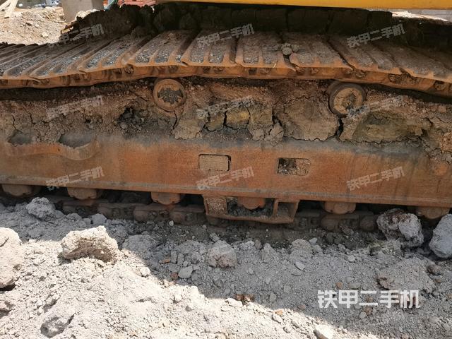 右侧履带整体(行走机构) 右侧履带整体(行走机构)