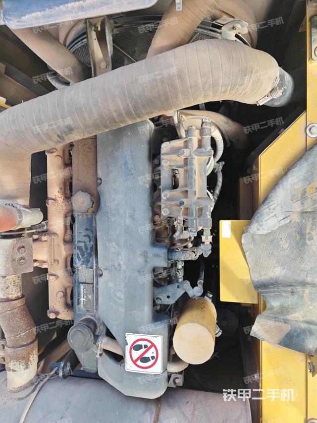 发动机室(上车部件) 发动机室(上车部件)