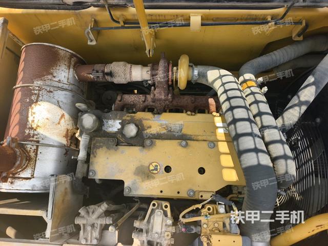 发动机室(上车部件) 发动机室(上车部件)