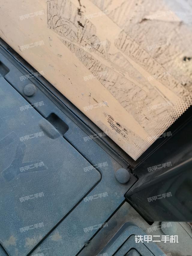 后窗玻璃角标(驾驶室部分) 后窗玻璃角标(驾驶室部分)