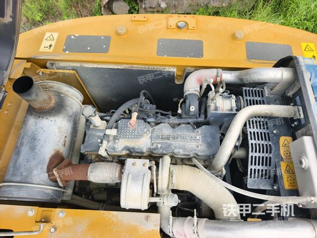 发动机室(上车部件) 发动机室(上车部件)