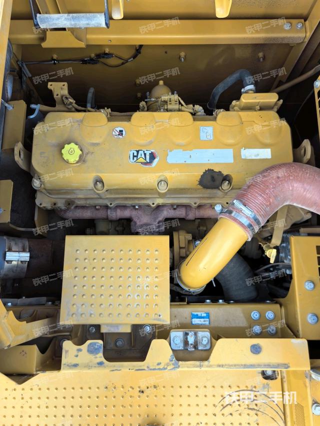 发动机整体俯视(整机外观) 发动机整体俯视(整机外观)