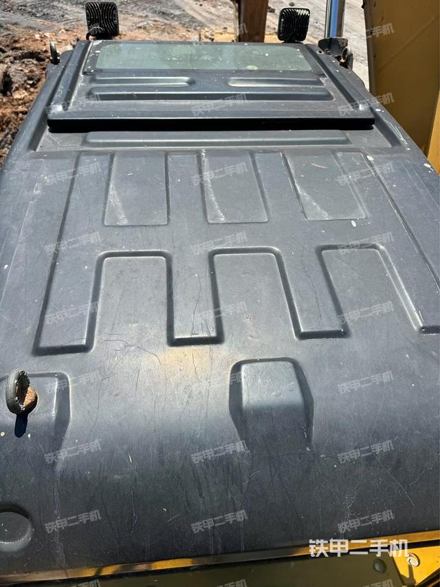 发动机室(上车部件) 发动机室(上车部件)