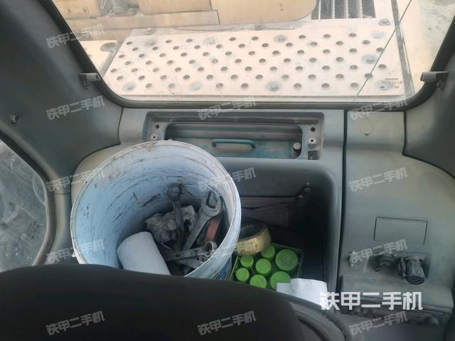 座椅后部(驾驶室部分) 座椅后部(驾驶室部分)