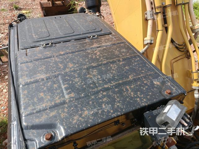 驾驶室顶部(整机外观) 驾驶室顶部(整机外观)