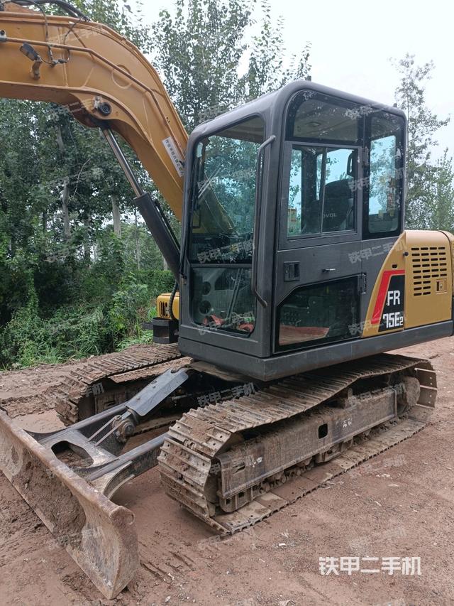 大臂根部?斜（工作和回轉(zhuǎn)裝置）