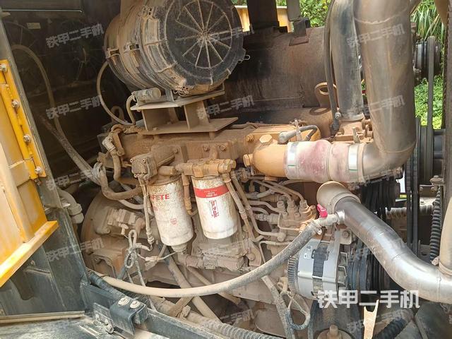 发动机左侧（整机外观及大件）