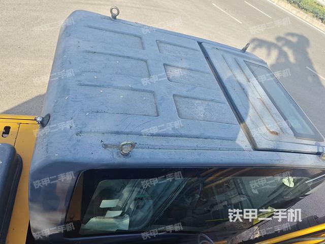 驾驶室顶部俯视(上车部件) 驾驶室顶部俯视(上车部件)