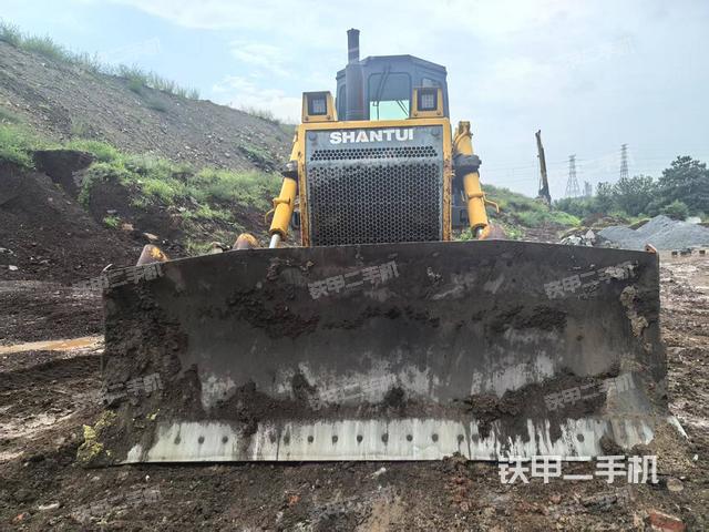山推SD22标准型推土机