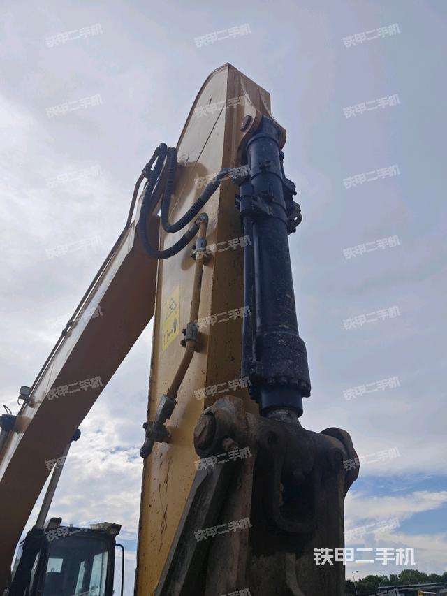 小臂整體右前（工作和回轉(zhuǎn)裝置）