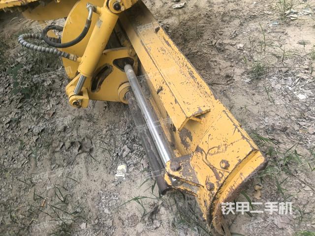 工作装置1（工作装置）