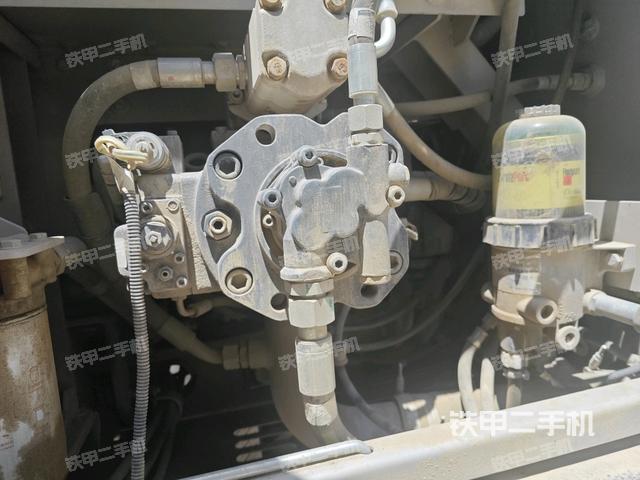 液壓泵斜45?左（大件艙室）