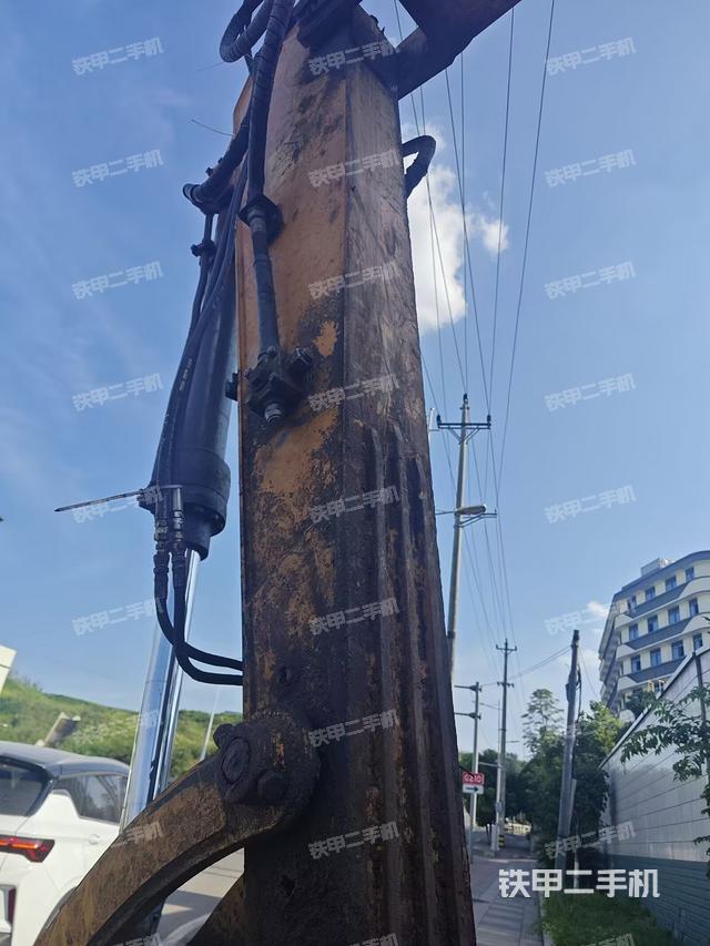 小臂整体左后(工作和回转装置) 小臂整体左后(工作和回转装置)