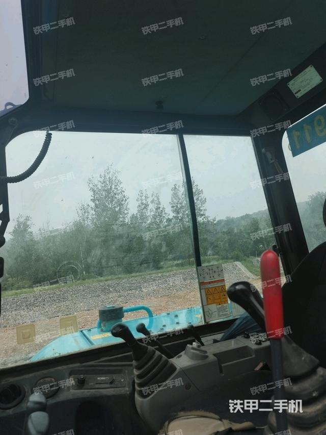 駕駛室整體（整機外觀）