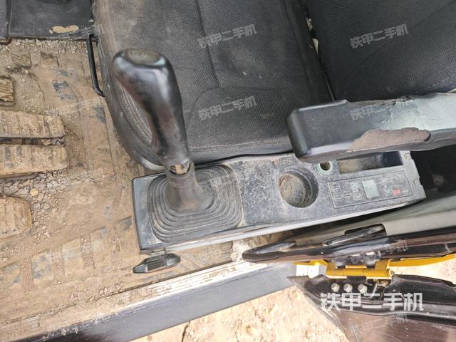 座椅左側(cè)控制臺(tái)/音響/含左手柄（駕駛室部分）