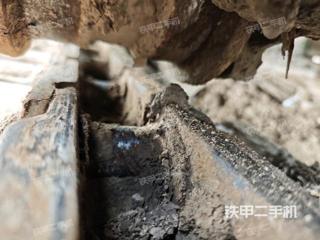 右驱动轮（行走机构）