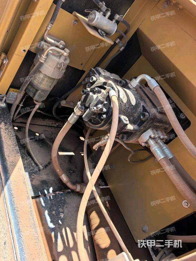 電瓶（大件艙室）