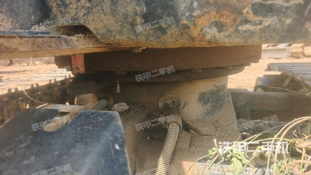 转盘和下车架正前（工作和回转装置）