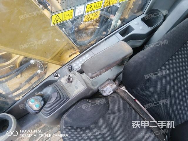 座椅后部(驾驶室部分) 座椅后部(驾驶室部分)