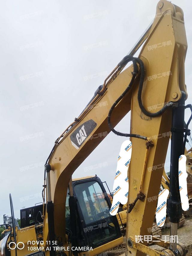 大臂整体 右侧(工作和回转装置) 大臂整体 右侧(工作和回转装置)