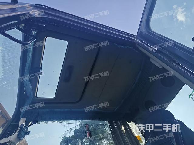 顶棚整体(驾驶室部分) 顶棚整体(驾驶室部分)