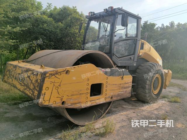 柳工CLG6126E压路机