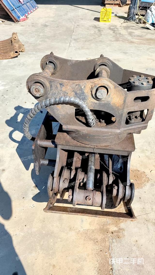 鏟斗45度（工作和回轉(zhuǎn)裝置）